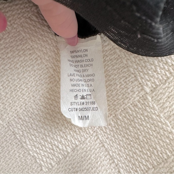 Very cute sheer black sleeveless ruffle shirt with lace up front! Size M - Picture 6 of 8